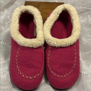 Kamik wooly-looking slide in sleepers or mules stamped sz 2